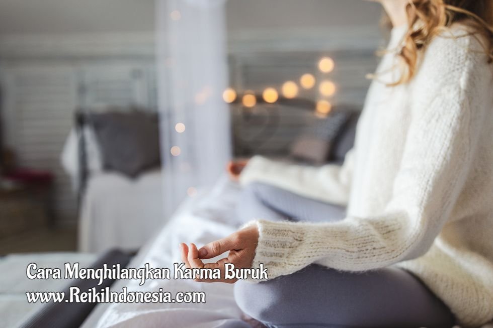 Cara Menghilangkan Karma Buruk, Apakah Cukup dengan Membangkitkan Kundalini?